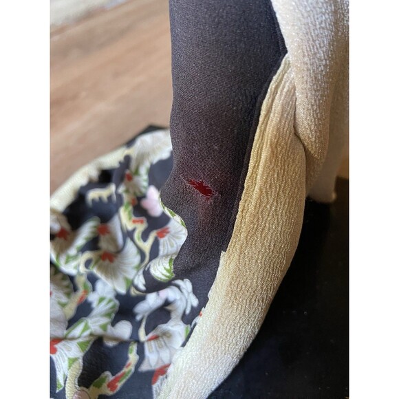 Vintage Handmade Japanese GEISHA DOLL Cloth Face & Hands Black Floral KIMONO - Picture 3 of 7